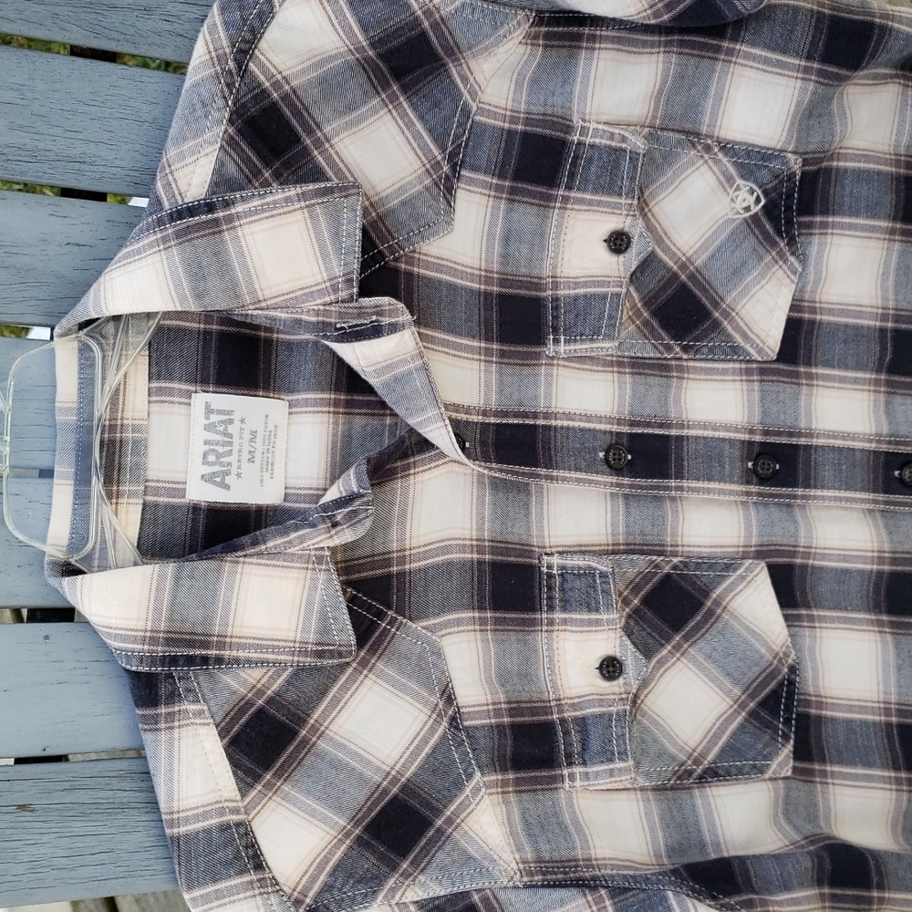 Ariat Flannel Button Up Shirt Medium